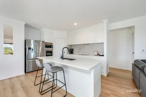 Property photo of 86 Chantilly Street Bargara QLD 4670