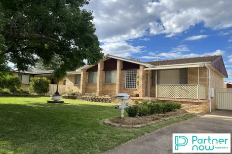 32 Kyooma St, Hillvue, NSW 2340