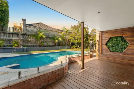 13 Strathoon Cres, South Morang, VIC 3752