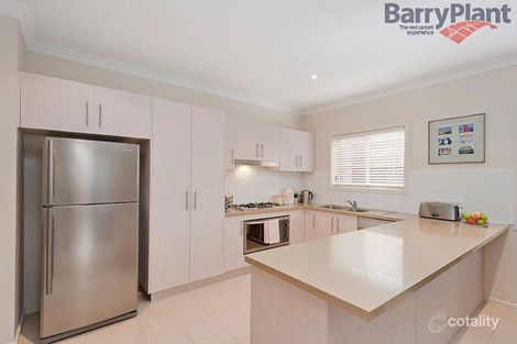 Property photo of 8 Palace Road Point Cook VIC 3030