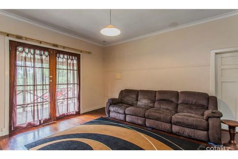 Property photo of 37 Marginata Crescent Dwellingup WA 6213