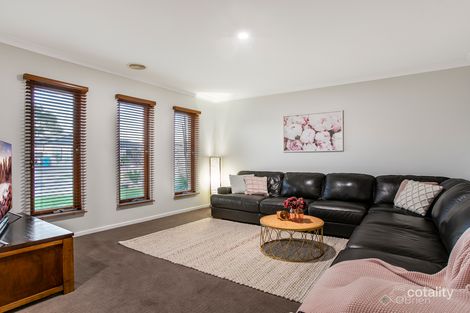 Property photo of 12 Lytham Court Cranbourne VIC 3977