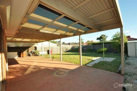 Property photo of 33 Volantis Crescent Roxburgh Park VIC 3064