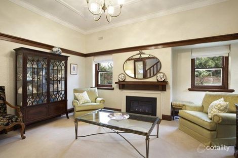 Property photo of 10 Clitheroe Court Glen Iris VIC 3146