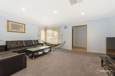 Property photo of 32 Tarana Crescent Kings Park VIC 3021