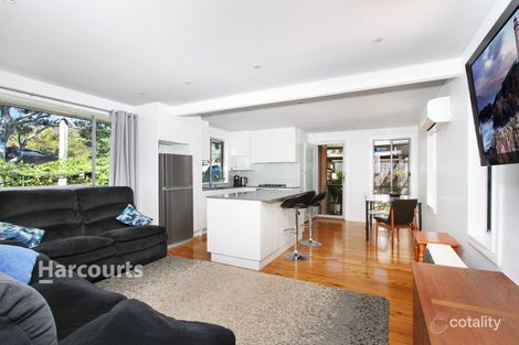 Property photo of 32 Walbon Crescent Koonawarra NSW 2530