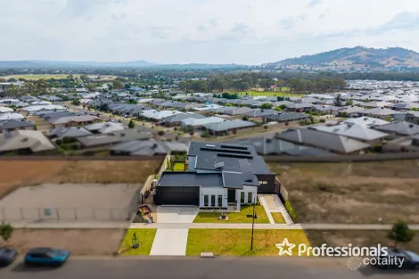 Property photo of 11 Gratwick View Wodonga VIC 3690