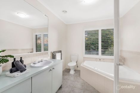 Property photo of 10 Mulsanne Way Donvale VIC 3111