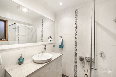 Property photo of 19 Samantha Crescent Kincumber NSW 2251