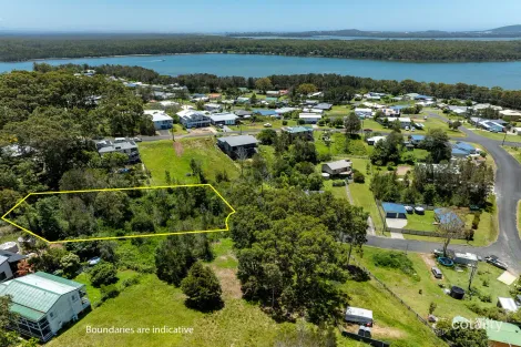 Property photo of 10 Dandanong Crescent Coomba Park NSW 2428