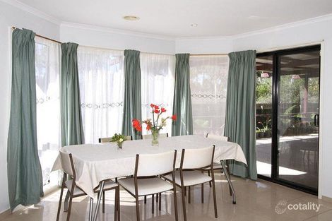 Property photo of 11 Caulfield Crescent Roxburgh Park VIC 3064