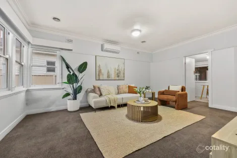 Property photo of 35 White Avenue Wendouree VIC 3355