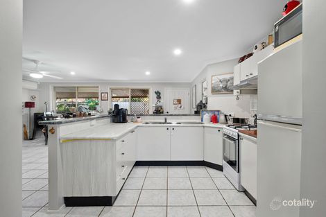 Property photo of 4 Titania Place Rosemeadow NSW 2560