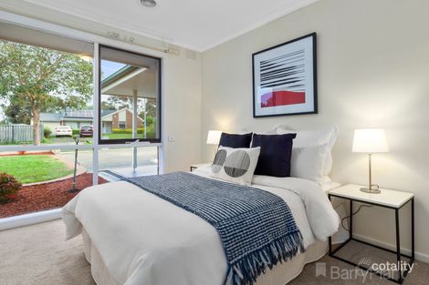 Property photo of 2 Hawksburn Crescent Wantirna South VIC 3152