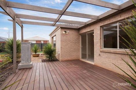 Property photo of 22 Hummingbird Boulevard Tarneit VIC 3029