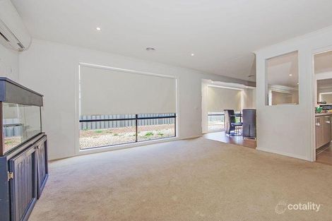 Property photo of 2 Kingbird Avenue Tarneit VIC 3029