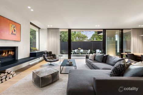Property photo of 31 Mathoura Road Toorak VIC 3142