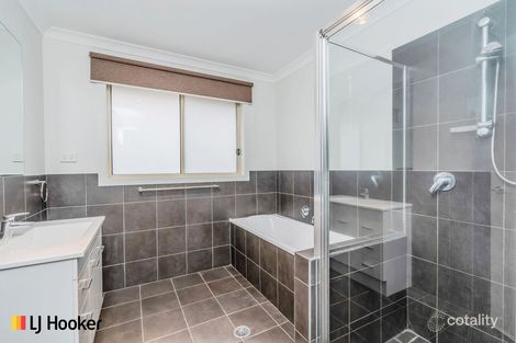 Property photo of 34 Hilda Kincaid Crescent Macgregor ACT 2615