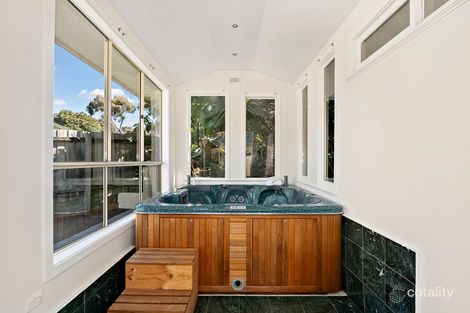 Property photo of 1 Hardy Court Oakleigh South VIC 3167