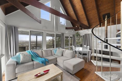 Property photo of 27 Yakaloo Crescent Forresters Beach NSW 2260