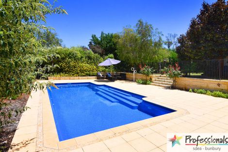 24 Hornibrook Rd, Dalyellup, WA 6230