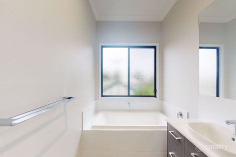 Property photo of 21 Carbethon Street Manly QLD 4179