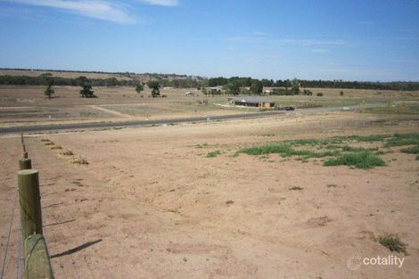 Property photo of 17 Oxley Rise Batesford VIC 3213