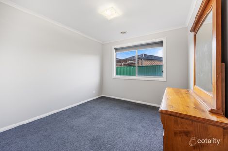Property photo of 27 Cinnamon Drive Lake Gardens VIC 3355