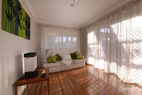 Property photo of 7 Canopy Court Banksia Grove WA 6031