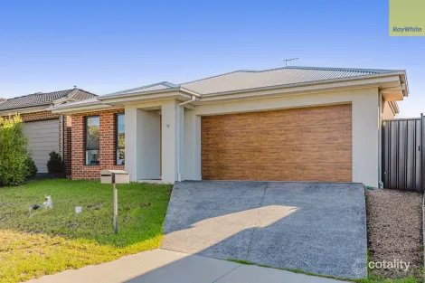 32 Simmons Dr, Bacchus Marsh, VIC 3340