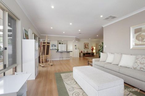 Property photo of 13 Mirabeau Mews Bibra Lake WA 6163