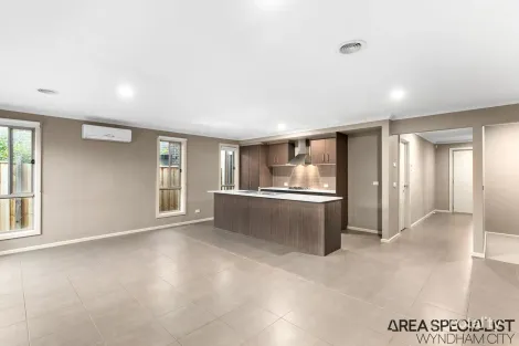 Property photo of 10 Harker Esplanade Tarneit VIC 3029