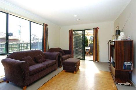 Property photo of 10 Tolga Close Carrum Downs VIC 3201