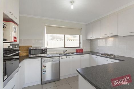 Property photo of 3 Ruby Avenue Koo Wee Rup VIC 3981