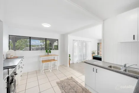 Property photo of 3 Allunga Entrance Glen Eden QLD 4680