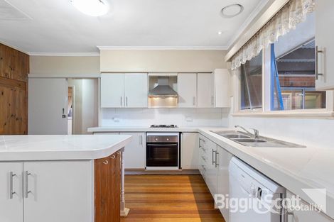 Property photo of 94 Lochiel Avenue Edithvale VIC 3196