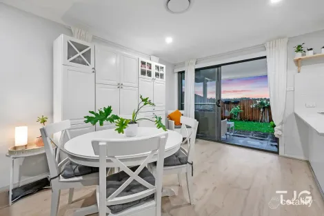 Property photo of 9 Longmeadow Parkway Box Hill NSW 2765