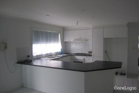 Property photo of 5 Diggers Place Caroline Springs VIC 3023