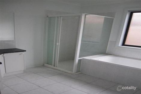 Property photo of 5 Diggers Place Caroline Springs VIC 3023