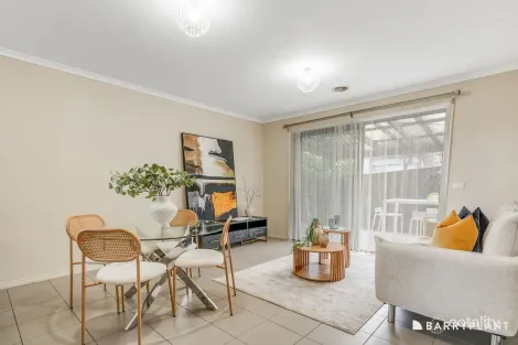 Property photo of 1/108 Ahern Road Pakenham VIC 3810