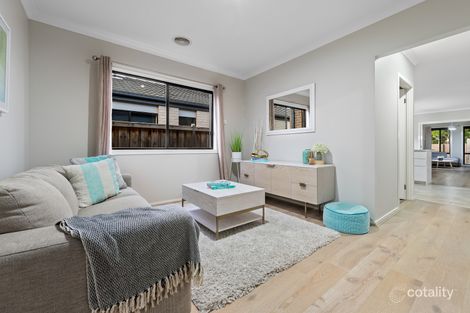 Property photo of 15 Burnham Crescent Keysborough VIC 3173