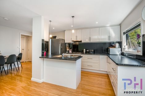 Property photo of 4 Wirth Street Flora Hill VIC 3550