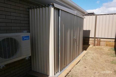 Property photo of 13 Laver Place Gracemere QLD 4702