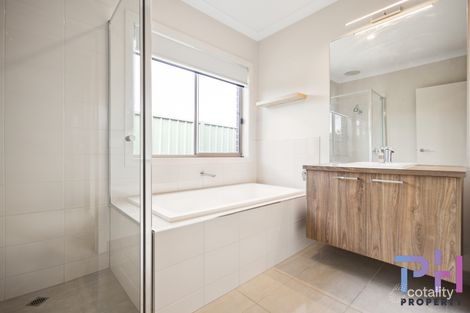 Property photo of 7 Loriini Place Kangaroo Flat VIC 3555