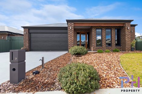 Property photo of 7 Loriini Place Kangaroo Flat VIC 3555