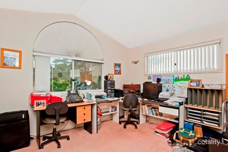 Property photo of 10 Desert Falls Crescent Parkwood QLD 4214