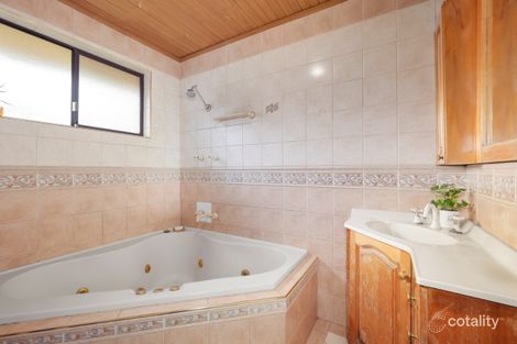 Property photo of 3 Adina Place Bradbury NSW 2560