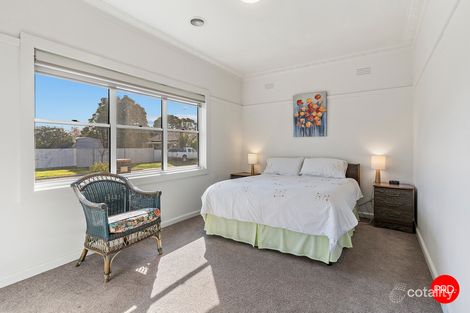 Property photo of 1 Chifley Avenue Kangaroo Flat VIC 3555