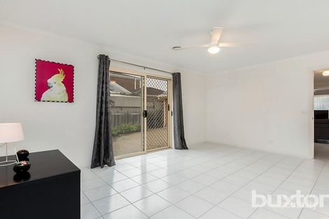 Property photo of 8 Maple Place Waurn Ponds VIC 3216