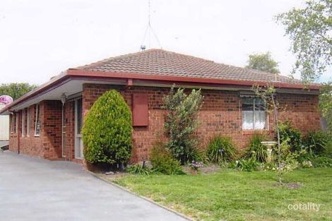 Property photo of 2 Beaumont Court Pakenham VIC 3810